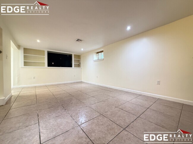Building Photo - 48 Trapelo St