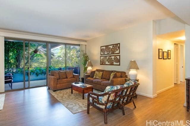 Building Photo - 4999 Kahala Ave