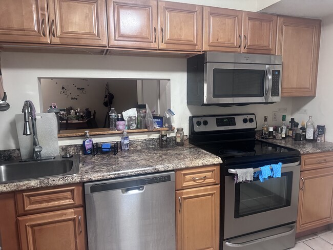 Building Photo - 1 Maude St