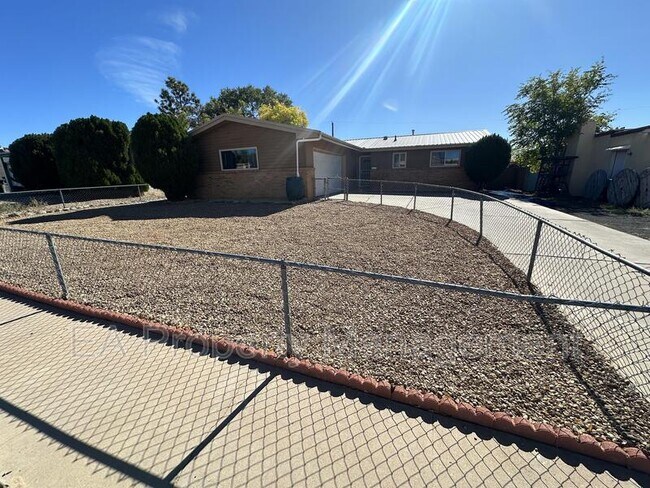 Building Photo - 3232 Louraine Cir