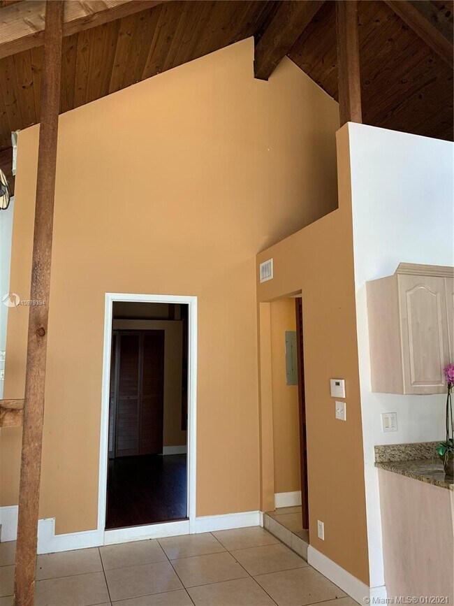 Building Photo - 427 N University Dr 2-13 Plantation Fl 33324