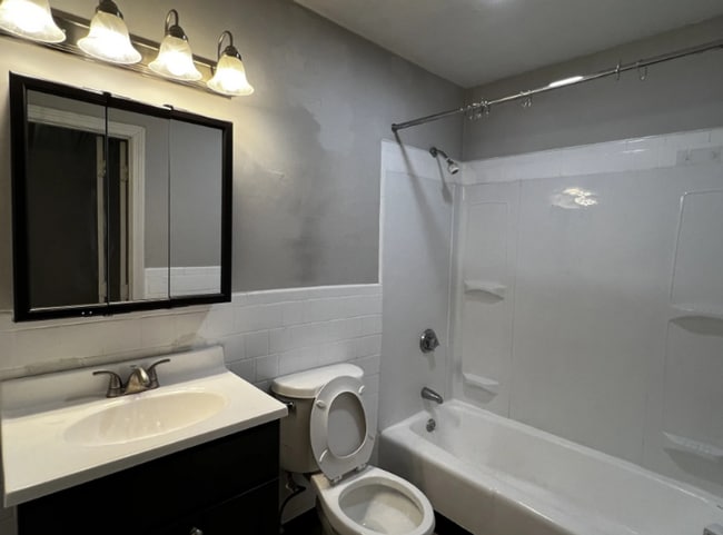 Foto del edificio - Forest Hills JP affordable one bedroom