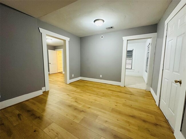 Building Photo - 1303 Erin St