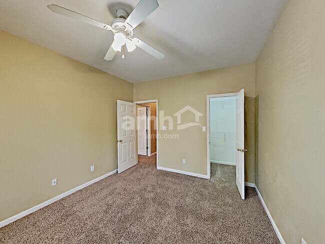 Building Photo - 302 Laurel Glen Crossing
