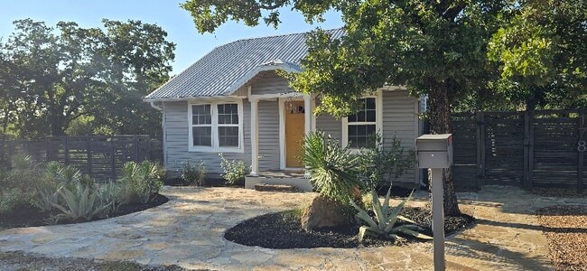 Building Photo - 178 Woodcrest St