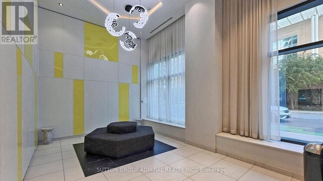 Building Photo - 159 Wellesley St E