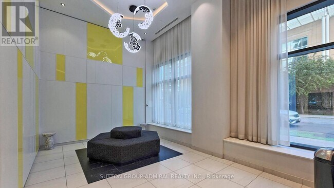 Photo du bâtiment - 159 Wellesley St E