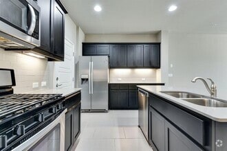 Building Photo - 13800 Lyndhurst St
