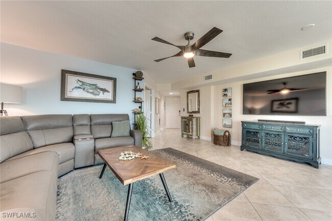 Foto del edificio - 4895 Bonita Beach Rd SW