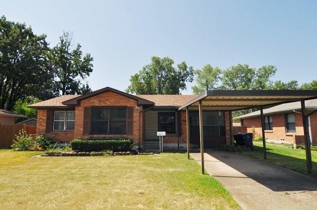 Building Photo - 402 E Carolyn Dr