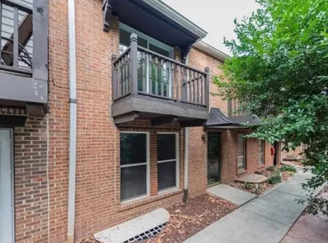 Foto del edificio - 7311 Cardigan Cir