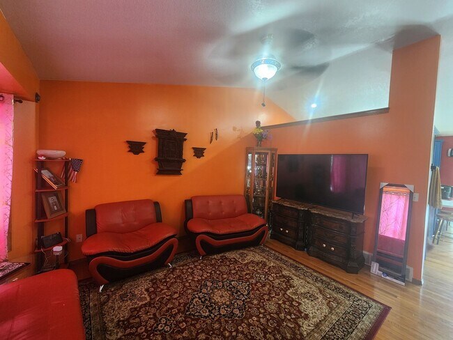 Foto del edificio - 5bd 3ba Available in Eastern Sioux falls