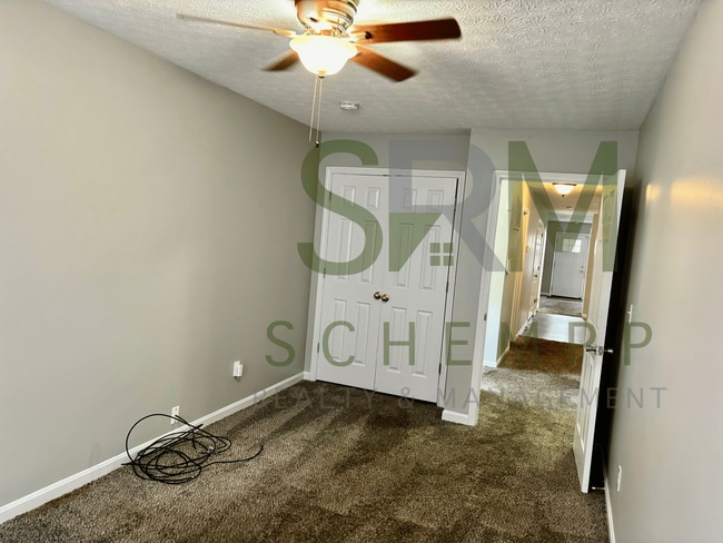 Building Photo - Large 3 bedroom/1.5 bath house in Downtown Louisville-Section 8 Accepted