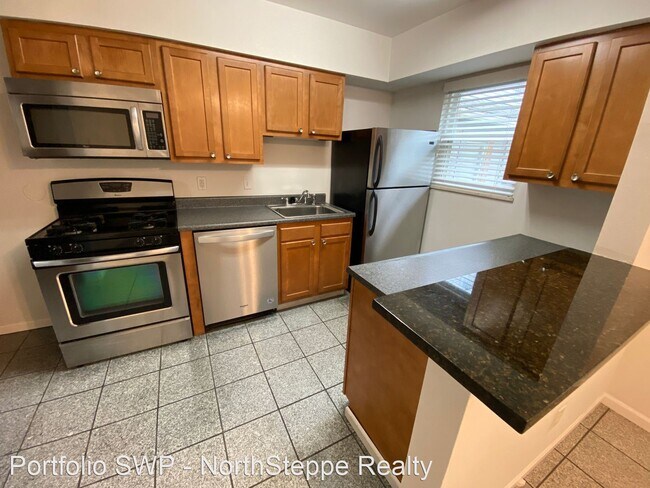Building Photo - 3 br, 2 bath Apartment - 1451-1461 Worthin...