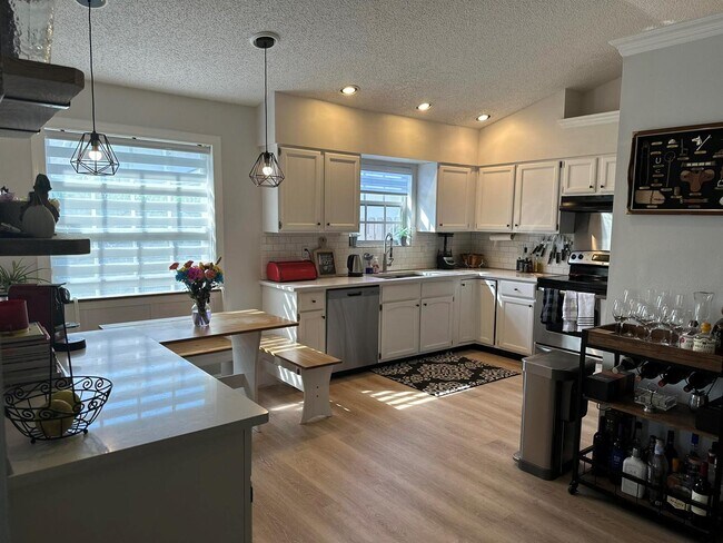 Foto del edificio - 1011 Song Sparrow Ln