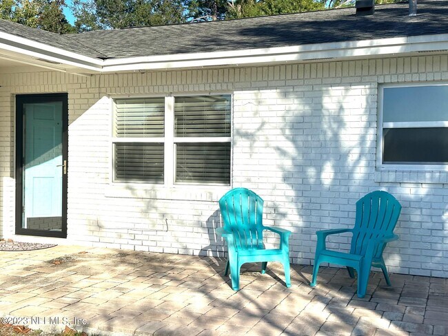 Building Photo - 11 Bonita Dr