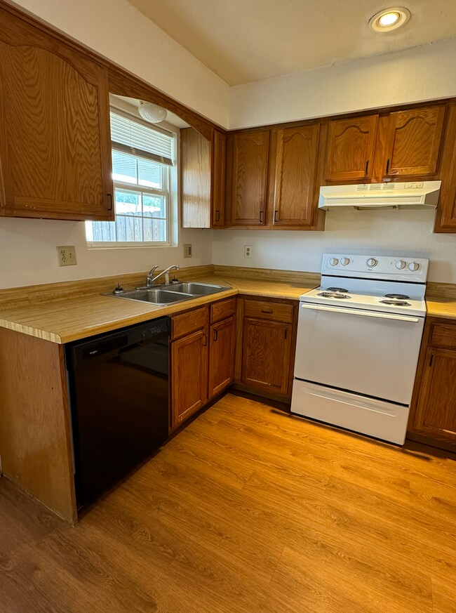 Foto del edificio - 128 W Terrace Ct