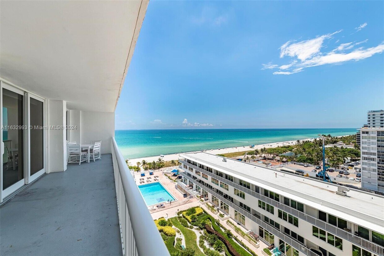 Primary Photo - 5401 Collins Ave