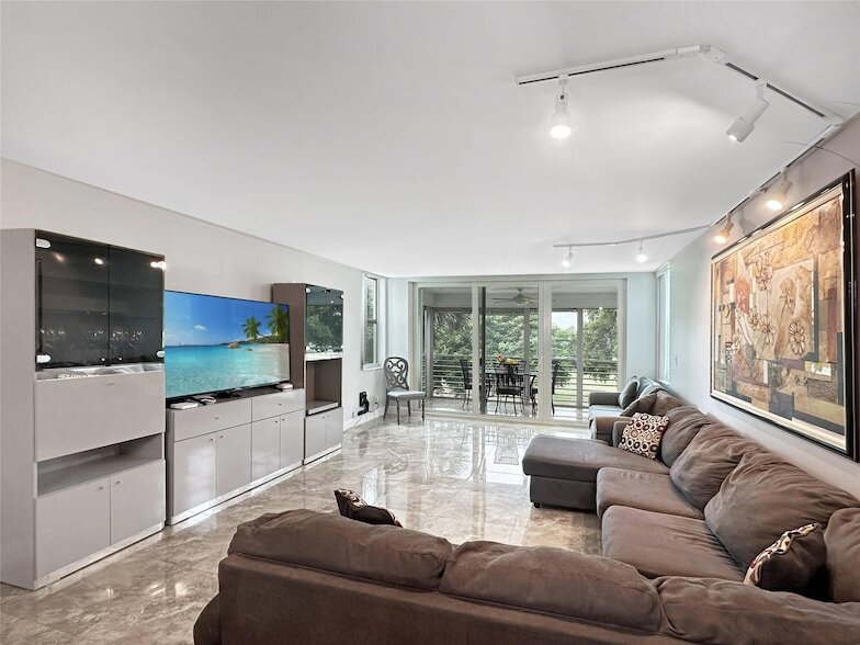 Foto principal - 3505 Oaks Way