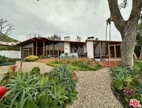 Building Photo - 3909 Sierks Way
