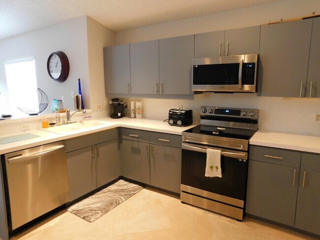 Foto del edificio - 5633 Aspen Ridge Cir