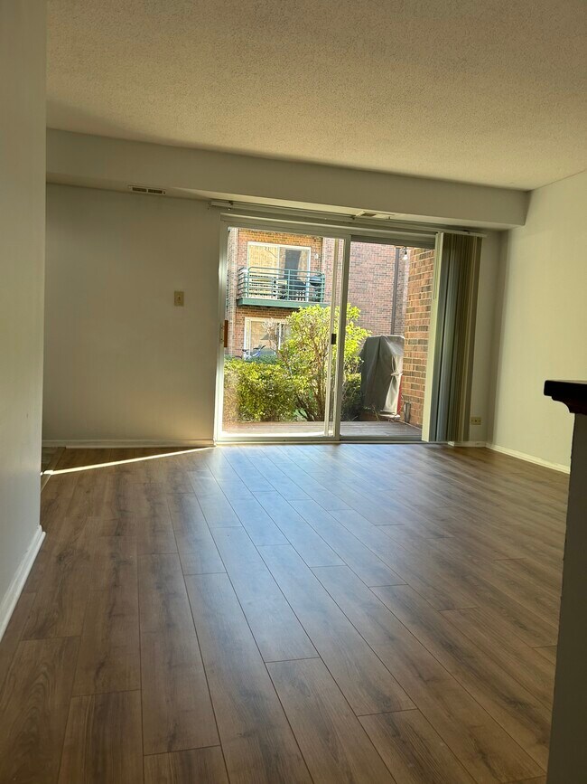 Building Photo - 929 Buccaneer Dr