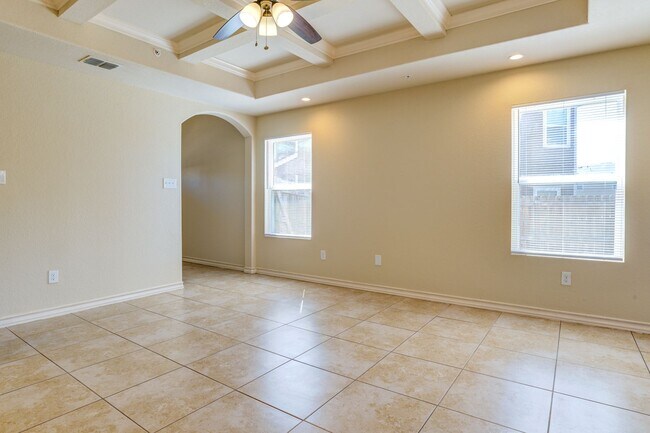 Foto del edificio - AVAILABLE NOW! Nice 3 bedroom townhouse lo...