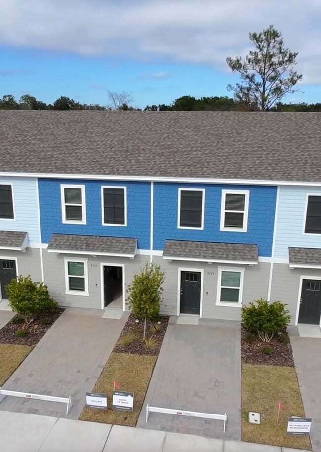 Photo - 7235 Sabal Ter Townhome