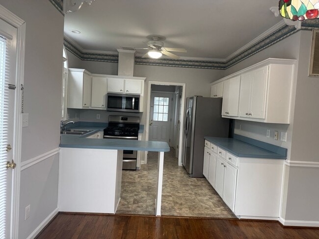 Building Photo - Price recently reduced! Beautiful home near downtown New Bern