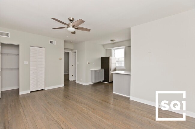 Foto del edificio - 3618 N Marshfield Ave