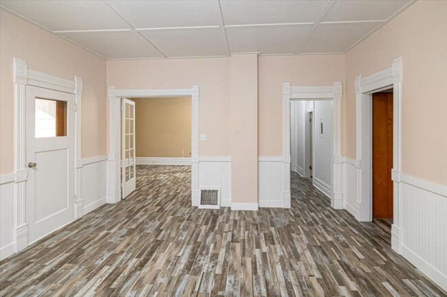 Building Photo - 119 N 200 E