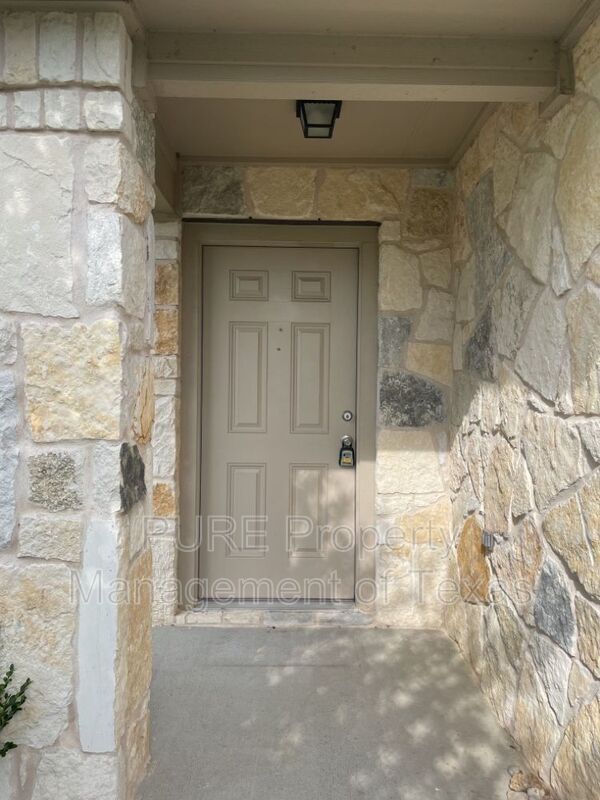 Building Photo - 721 Pinnacle Dr