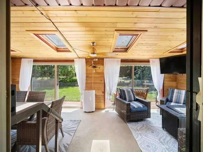 Foto del edificio - Fully Furnished 3 bedroom/3 bathroom North Spokane Home