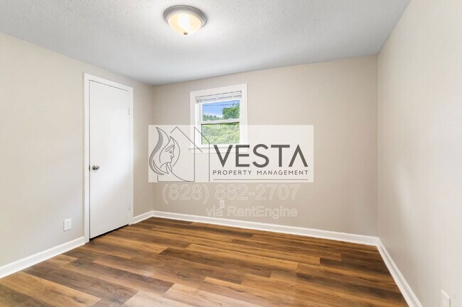 Building Photo - 26 Reid St