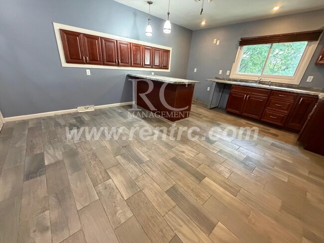 Building Photo - 828 Johnson-