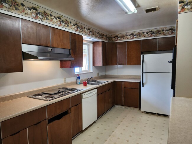 Building Photo - 4542 Averill Dr