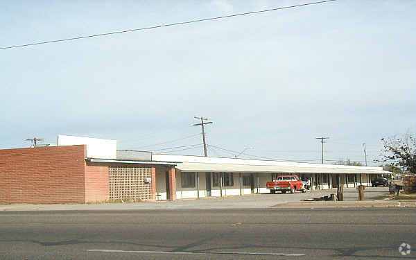 Primary Photo - 801 S Arizona Blvd