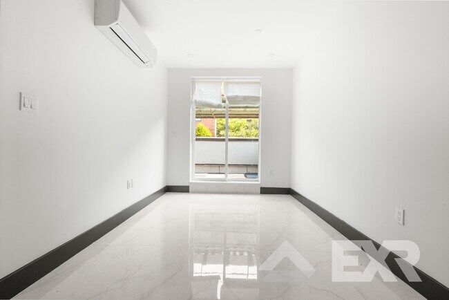 Foto del edificio - 1336 Dekalb Ave