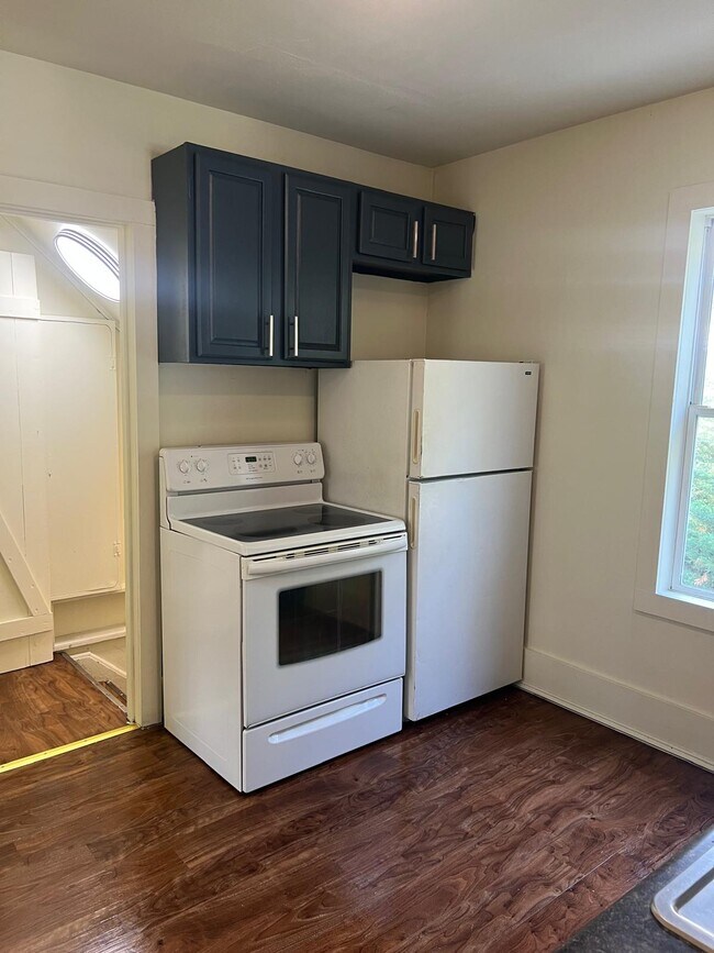 Foto del edificio - 1349 Yates Ave