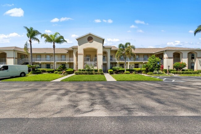 Building Photo - UNFURNISHED CONDO IN ESTERO 2+DEN SECOND FLOOR IN STONEYBROOK