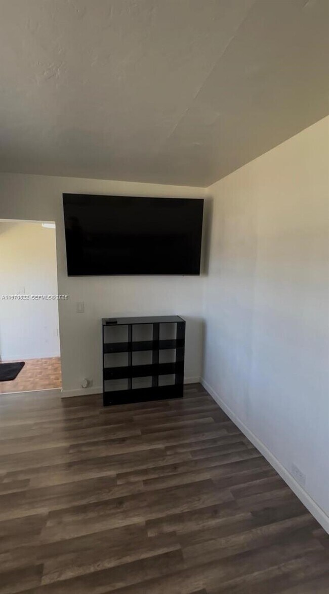 Foto del edificio - 9828 NW 26th Ave