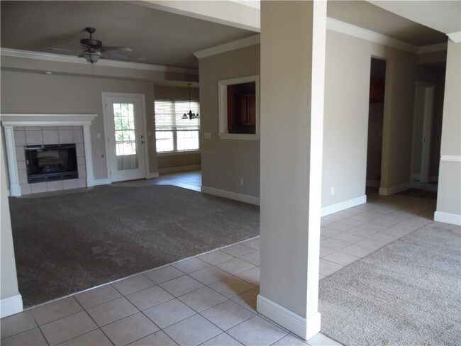 Building Photo - 3002 Scotia Ln