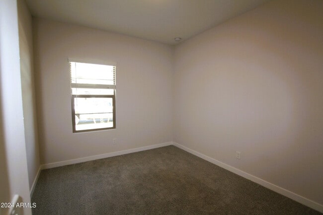 Foto del edificio - 7818 N 79th Ave
