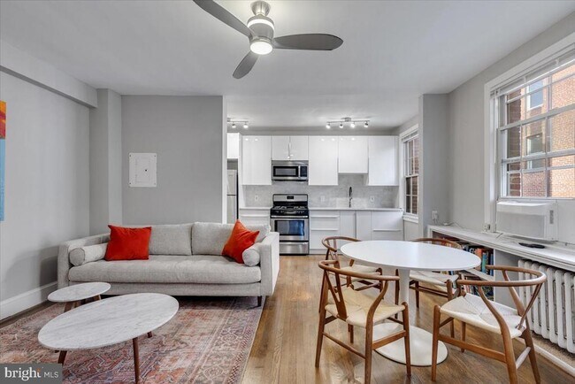 Foto del edificio - 1301 Longfellow St NW