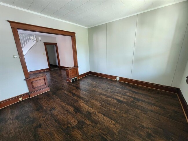 Foto del edificio - 245 W Lincoln St