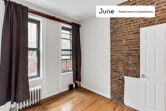 Building Photo - Room in Shared 2 bed/1 bath home
