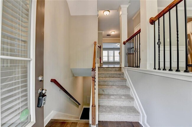 Foto del edificio - 812 Red Hart Ln