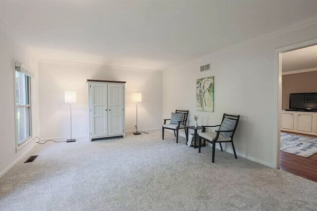 Foto del edificio - 11880 Nathanshill Ln