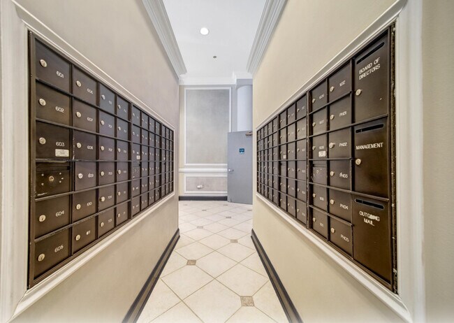 Foto del edificio - 340 W Superior St