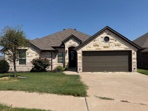 Building Photo - 224 Jacinth Ln